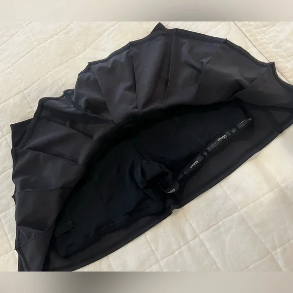 LuluLemon skirt - Picture 4 of 5